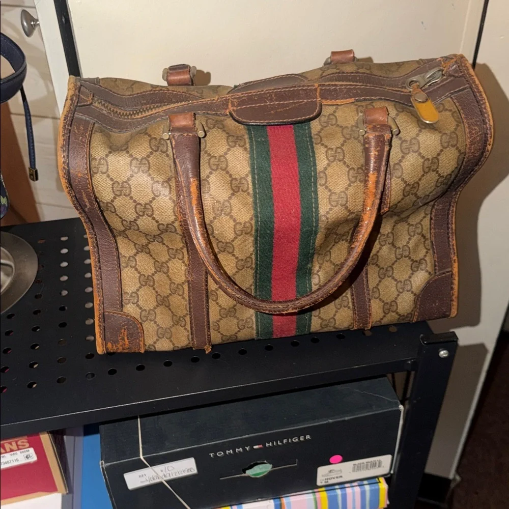 Gucci Brown and Green Signature Duffel Bag with authentic paperwork .